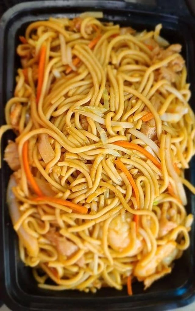 H14. 什锦炒面 House Lo Mein.