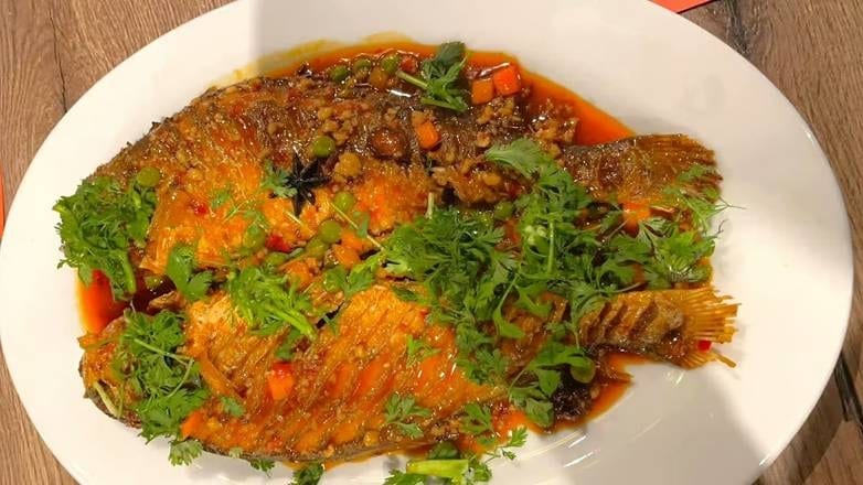 干烧黄花鱼 Fried Croaker.