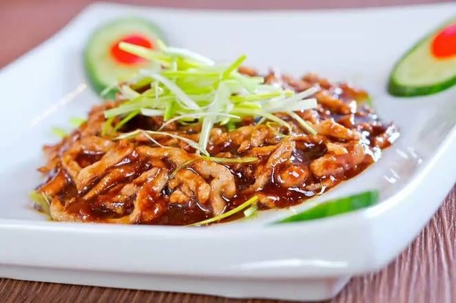 E17. 京酱肉丝 Sauced Pork.