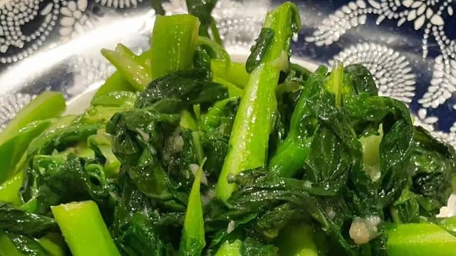 G11. 蒜蓉時令蔬菜 Garlic Seasonal Vegetables.