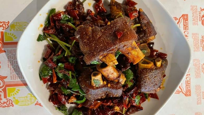 B25. 香辣猪脚 House Spicy Dry Chili Pig Feet.