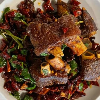 B25. 香辣猪脚 House Spicy Dry Chili Pig Feet