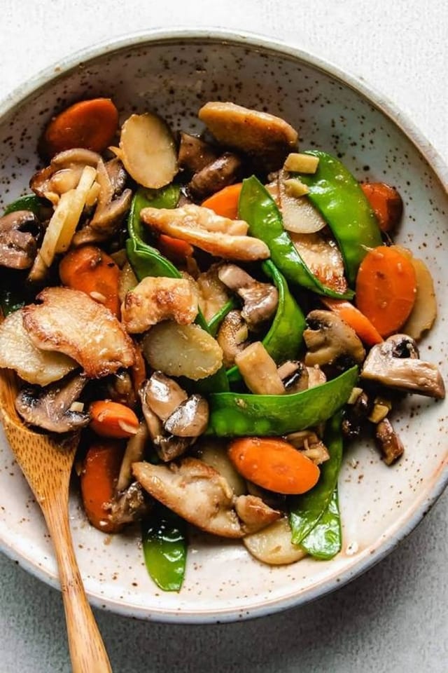 Moo Goo Gai Pan 蘑菇鸡片.