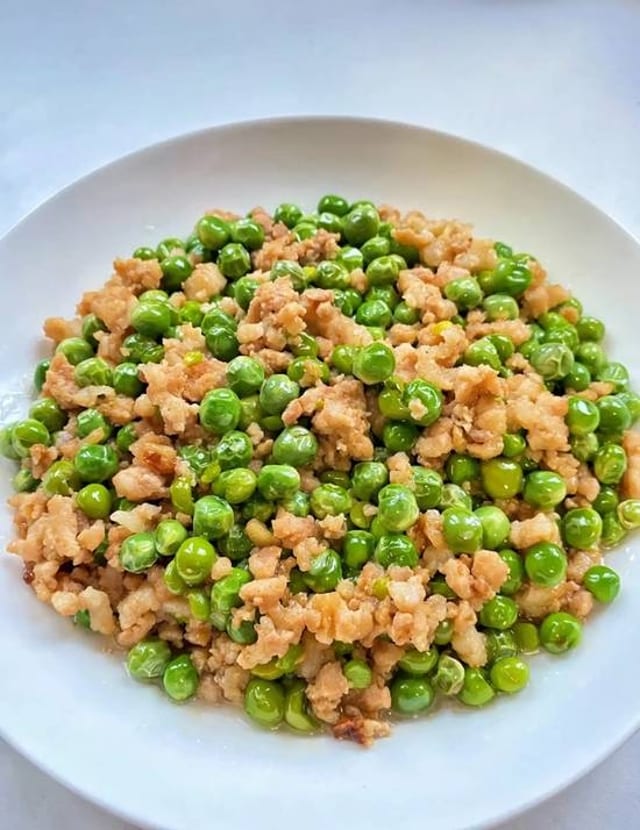 烂肉豌豆 (肉末悶豌豆) Minced Meat with Mushy Peas.