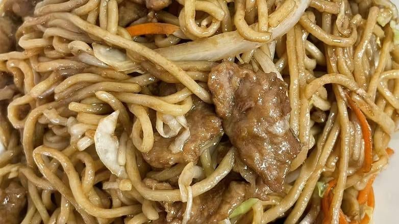 H13. 牛肉炒面 Beef Lo Mein.