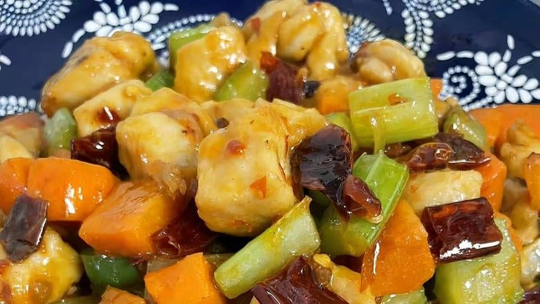 C10. 辣子鸡丁 Spicy Diced Chicken.