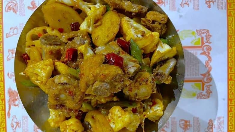 干锅排骨 Grilled Pork Ribs Pot.