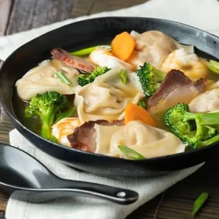 D.19 什锦云吞汤 Wor Wonton Soup