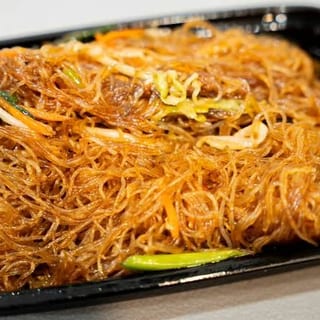 香炒牛肉米粉 Stir-fried Thin Rice Noodle with Beef