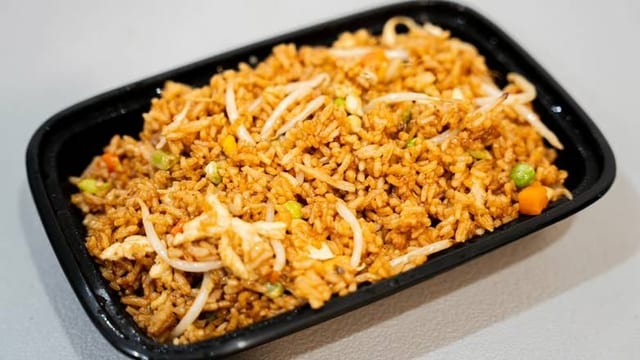 (午) 鸡炒饭 Chicken Fried Rice.