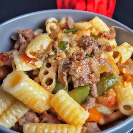 B7. 干锅牛 Grilled Beef Pot.