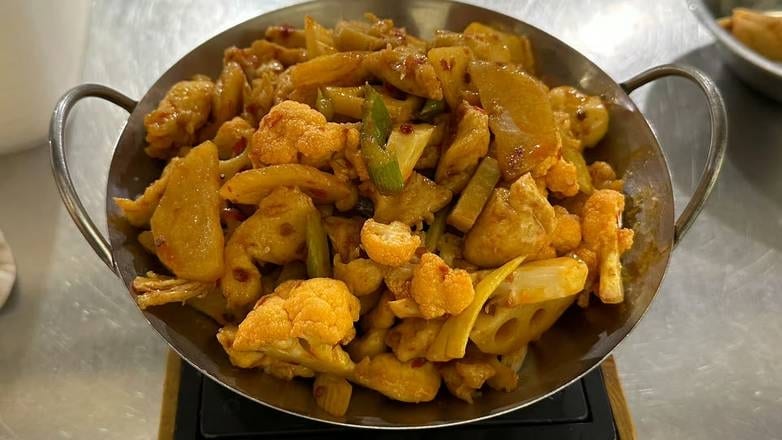 干鍋雞 Grilled Chicken Pot.