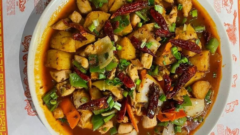 D16. 新疆大盘鸡無骨 Xinjiang Cumin Chicken Without Bone.