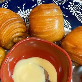 奶香小花卷 Sweet Milk Bun