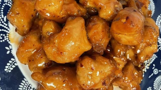 左宗棠鸡 General Tsao's Chicken.
