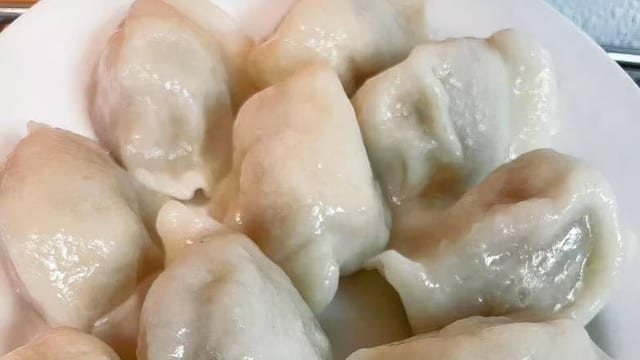三鲜水饺 Chinese Chives & Shrimp Dumplings.