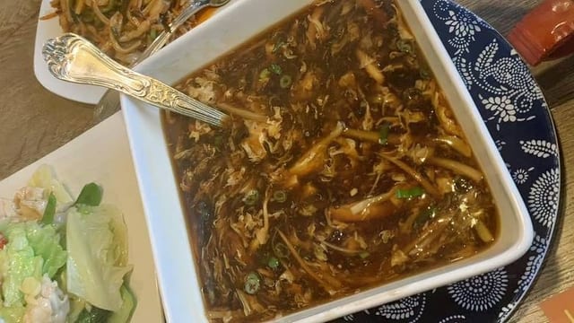 小酸辣汤 Small Hot & Sour Soup.