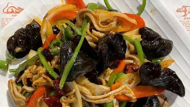 B27. 火爆肚丝 Fire Wok Pork Stomach.