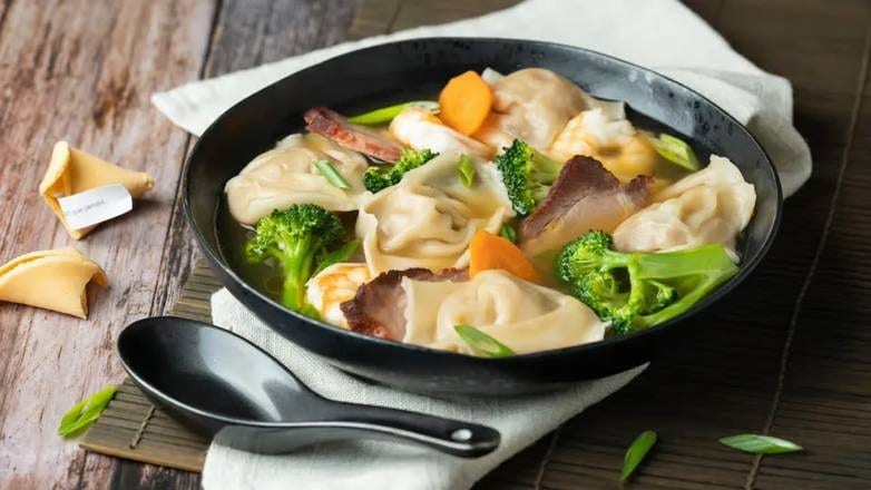 D.19 什锦云吞汤 Wor Wonton Soup.