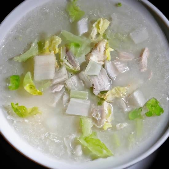 D10. 五花肉大白菜冻豆腐 Napa, Frozen Tofu & Pork Stew Hodgepodge.