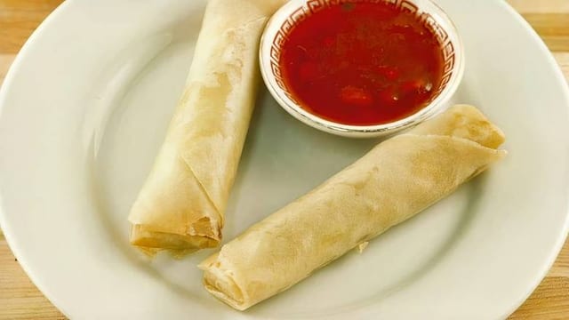 A6. 蔬菜春卷 Vegetable Egg Roll (2).