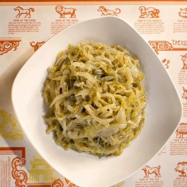 G22. 酸菜炒粉条 Sauteed Sauerkraut & Noodles.