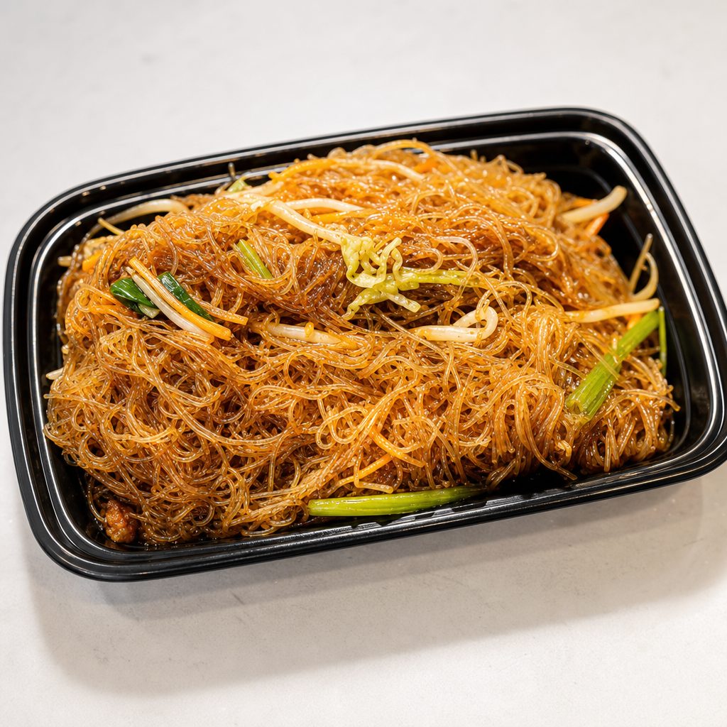 香炒牛肉米粉 Stir-fried Thin Rice Noodle with Beef.