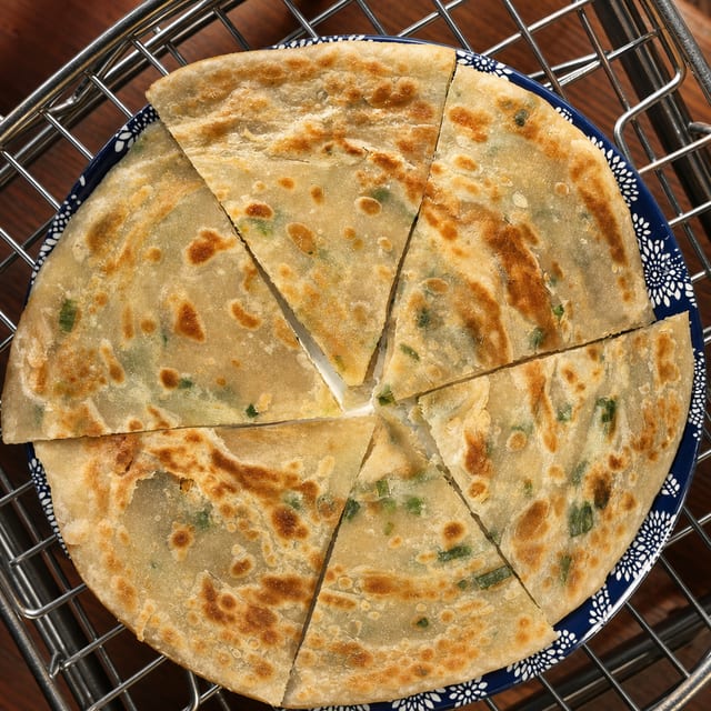 M2. 葱油饼 Green Onion Pan Cake.